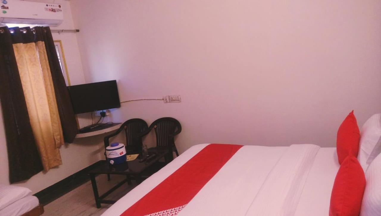 Hotel Rajkamal International 우다이푸르 외부 사진