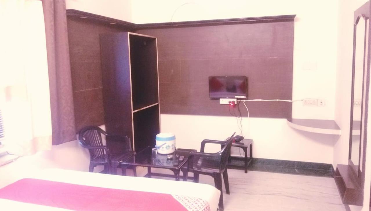 Hotel Rajkamal International 우다이푸르 외부 사진
