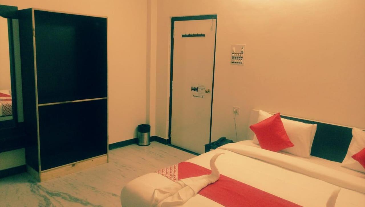 Hotel Rajkamal International 우다이푸르 외부 사진